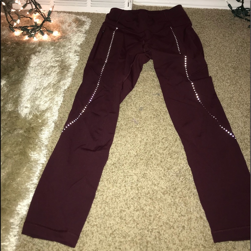 REFLECTIVE LULU LEGGINGS FOR SALE!!